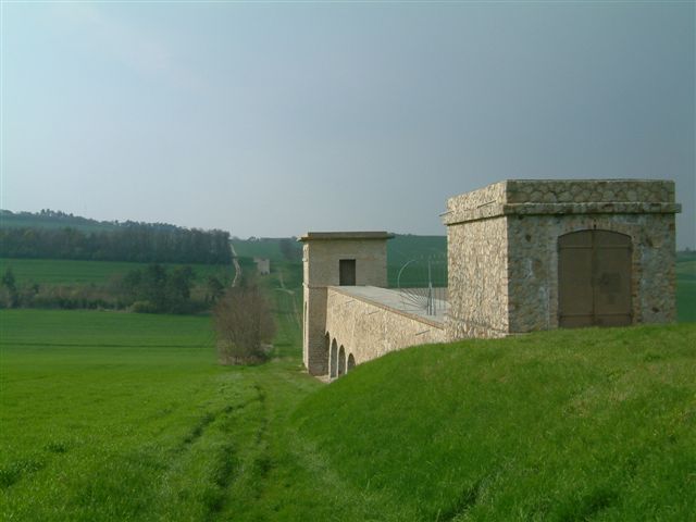 aqueduc de la VANNE
au dessus de Pont sur yonne
Mots-clés: Yonne
