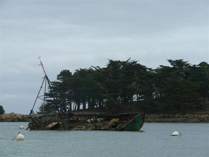 Epave en Bretagne
septembre 2006
Mots-clés: Bretagne