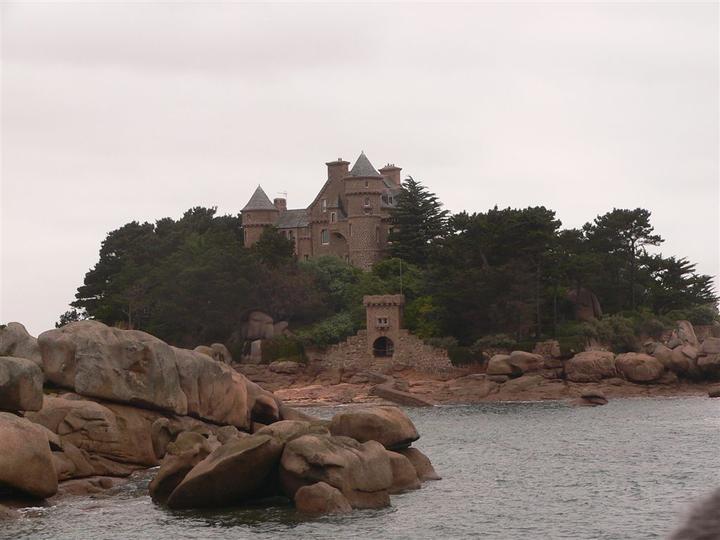 chateau de Costaéres Côte de granit rose
septembre 2006
Mots-clés: Costaéres