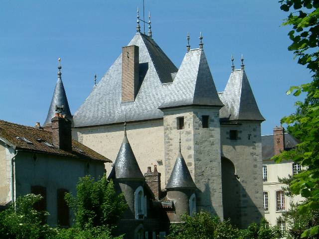 Porte de Sens - Villeneuve-sur-Yonne
PORTE DE SENS
Mots-clés: Villeneuve-sur-Yonne Sens