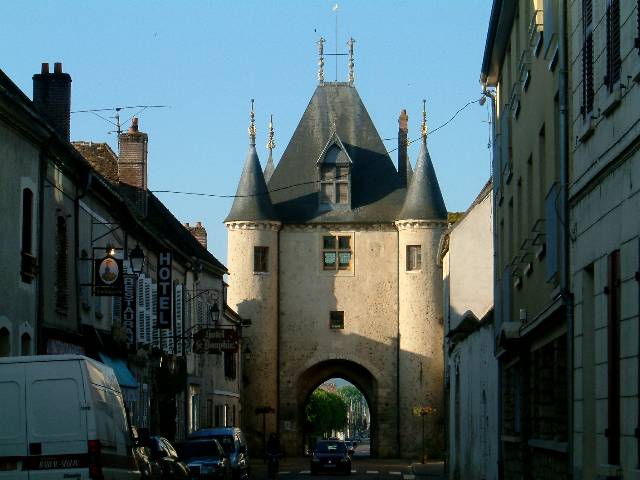 Porte de Joigny - Villeneuve-sur-Yonne
PORTE DE JOIGNY
Mots-clés: Villeneuve-sur-Yonne