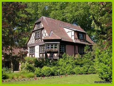Elsass : Orangerie Strasbourg
jolie petit restaurent dans maison a colombage a l'orangerie .strasbourg
Mots-clés: Strasbourg colombage Orangerie