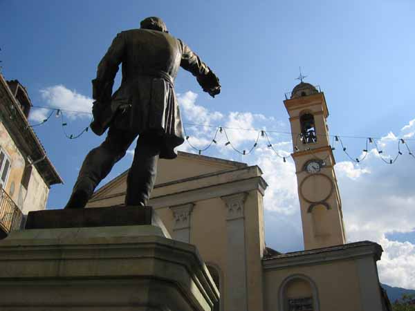Place de Corte
Le doigt de la justice !
Mots-clés: Corte