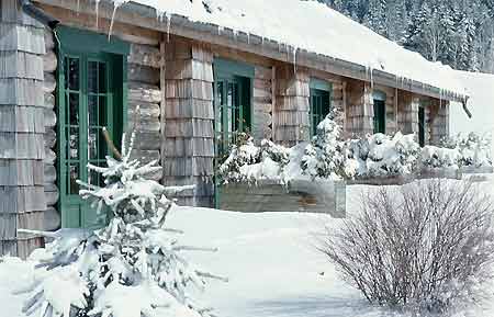 hiver
chalet en bois
Mots-clés: chalet Jura