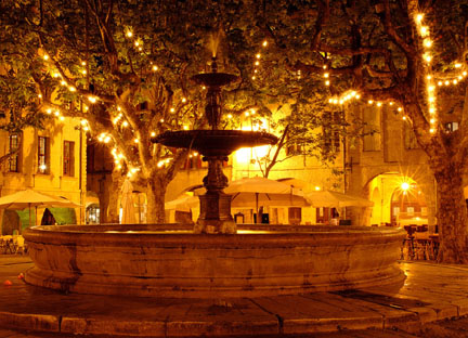 Uzes by night
uzes la nuit
Mots-clés: gard uzes nuit languedoc