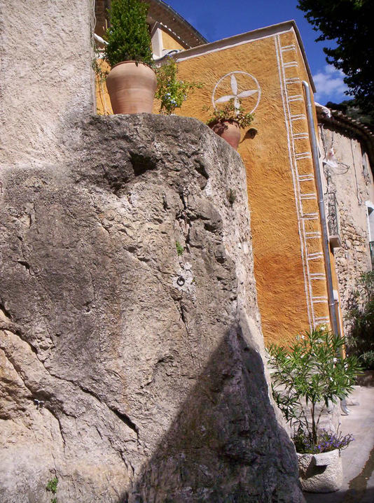 Entre roches à saint guilhem le désert
Mots-clés: Saint-Guilhem-le-désert