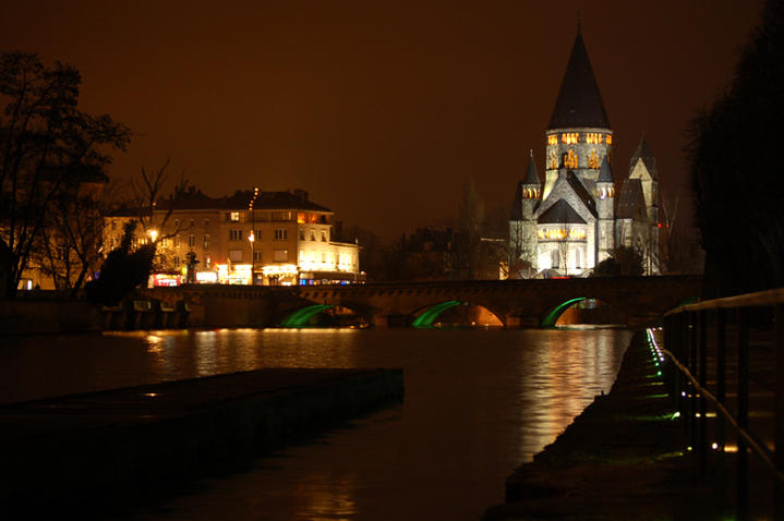 Vue nocturne sur le temple de Metz
Mots-clés: Metz