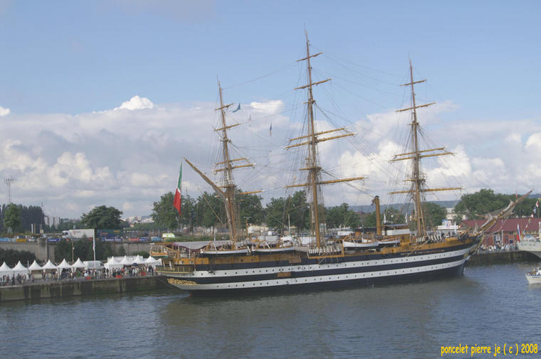 L'Americo Vespuci - Armada à Rouen
L'AMERICO VESPUCI à quai à ROUEN le 13 juillet 2008
