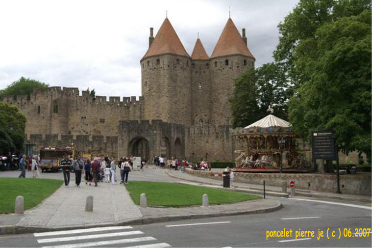 Entrée de la vieille ville de Carcassonne
Mots-clés: Carcassonne
