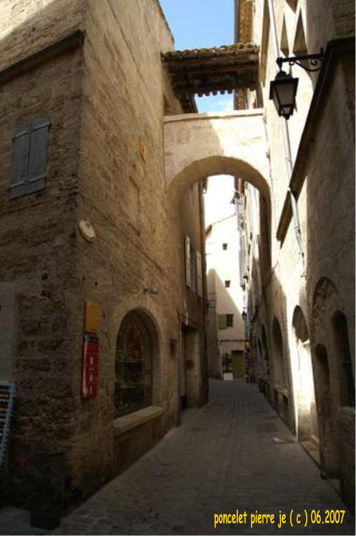 Rue de la vieille triperie à Carcassonne
Mots-clés: Carcassonne