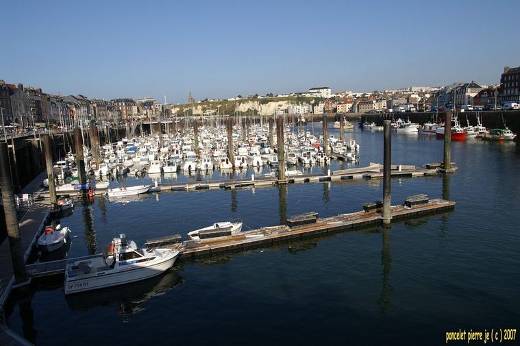 Port de plaisance Dieppe
vue sur le port de plaisance
Mots-clés: Dieppe