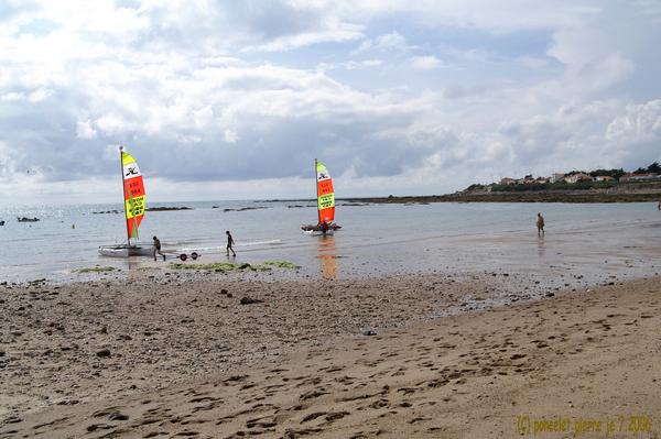 Plage de la Normandelière :: Brétignolles sur mer
Ecole de voile sur la plage de la normandelière
Mots-clés: Brétignolles-sur-mer