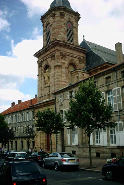 Abbatiale Saint-Nabor de Saint-Avold
Basilique rue du général De Gaulle à Saint-Avold. Renferme un rétable du 16ème classé aux monuments historiques.
Photographie personnelle, libre de tous droits
Mots-clés: Abbatiale de Saint-Avold rue du Général De gaulle SAINT-AVOLD