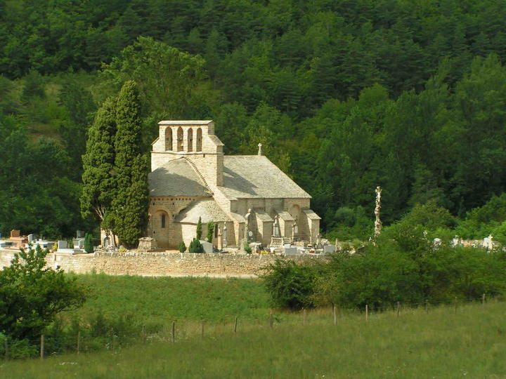 Chapelle en Aveyron au détour des Gorges du Tarn
Mots-clés: chapelle Aveyron Gorges-du-Tarn