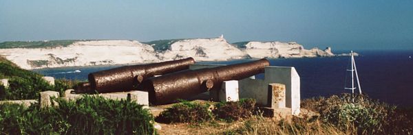 Canons face aux falaises de Bonifacio
Bonifaccio
Mots-clés: Bonifacio Corse