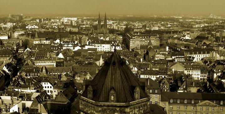 Panorama sur Strasbourg vue de la Cathédrale
Mots-clés: Strasbourg Bas-Rhin Alsace