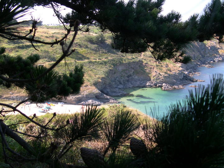 Belle-Ile-en-Mer :: Port Blanc
une des nombreuses petites plages de Belle Ile en mer
Mots-clés: Bretagne Morbihan Belle-Ile-en-Mer