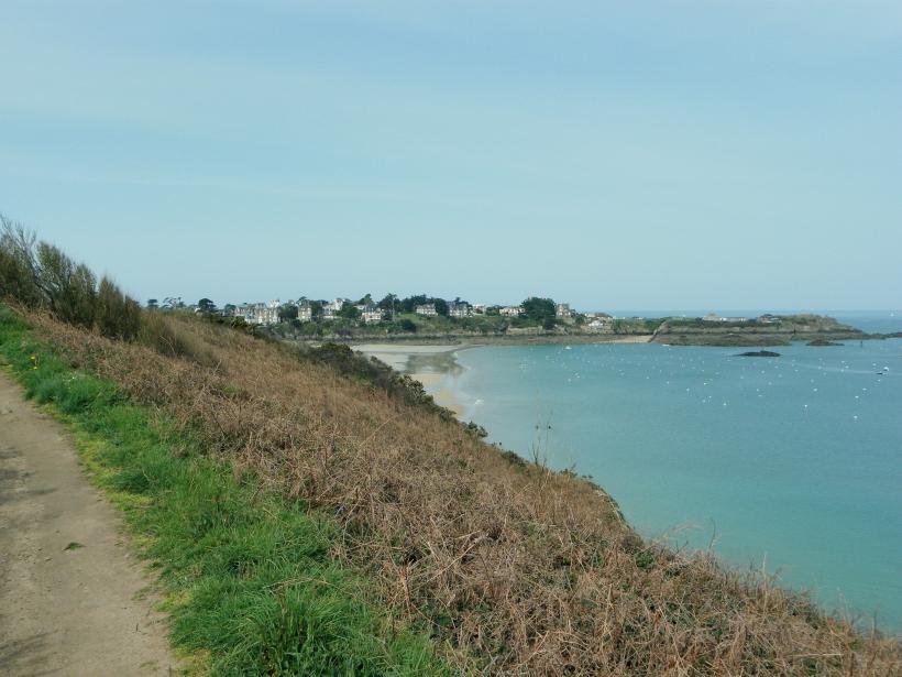 Balade sur le GR34
Arrivée à Saint-Lunaire
Mots-clés: Balade sur le GR34