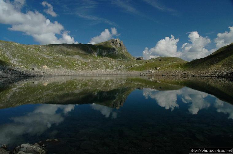Lac d'Apsoi
Le Lac d'apsoi a la frontiere italienne eu dessus du col de larches, derriere le lac de l'Oronaye
Mots-clés: Apsoi Oronaye Ubaye