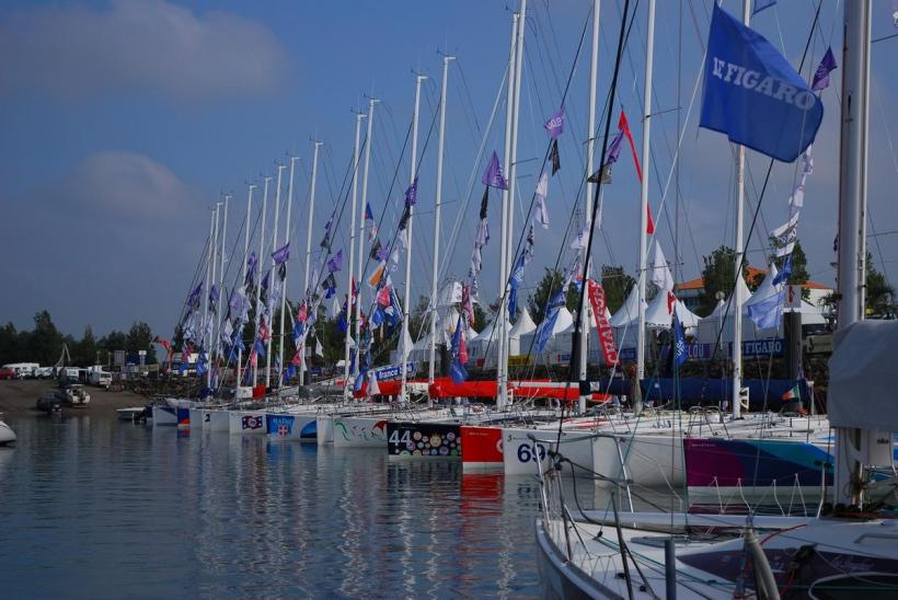 Arrivée de la course Afflelou - Le Figaro
Les Sables d'Olonne
Mots-clés: bâteau course nautique port