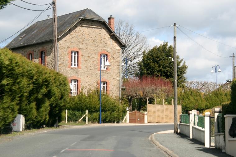 Entrée du village de Troche Arnac Pompadour
