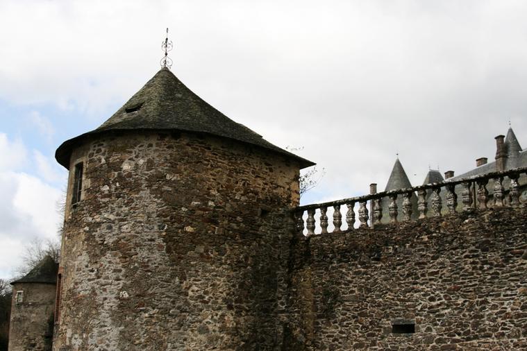 Tour du chateau de Pompadour Arnac Pompadour
Tour du chateau de Pompadour
