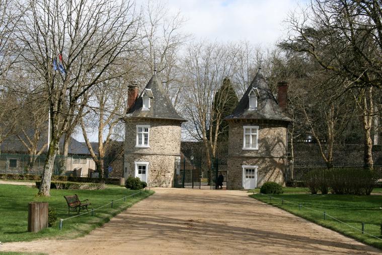 Entrée des haras nationaux Arnac Pompadour
Entrée des haras nationaux de Pompadour
