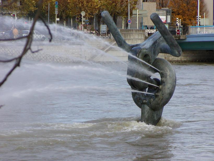 Besançon, le Minotaure dans les inondations
Sculpture du Minotaure les pieds dans l'eau à Besançon. Image de C. Rozay Voyagevirtuel
Mots-clés: Besançon minotaure