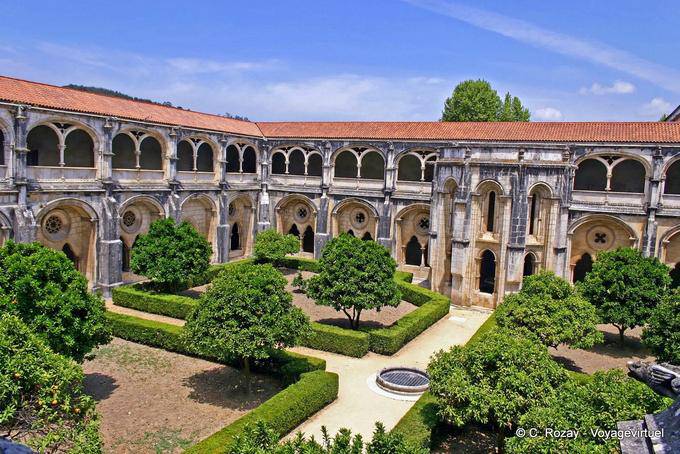 Panorama sur le cloître et son jardin, monastère d'Alcobaça - Portugal