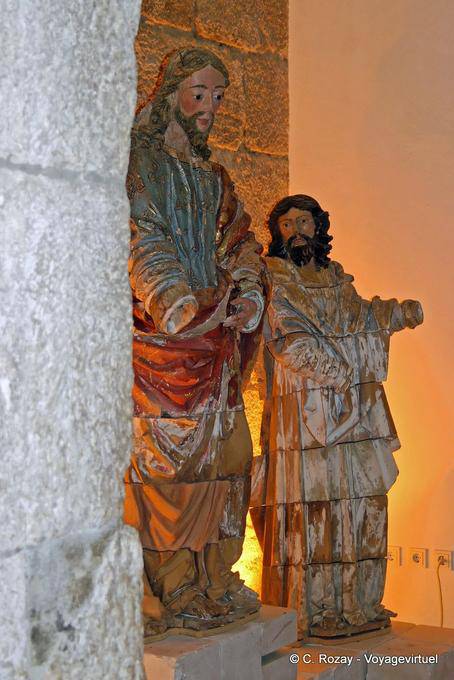 Statues religieuses en couleurs, Alcobaça - Portugal