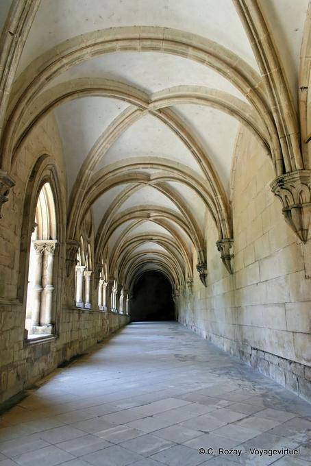 Le cloître de la Bibliothèque, Abbaye cistercienne, Alcobaça - Portugal