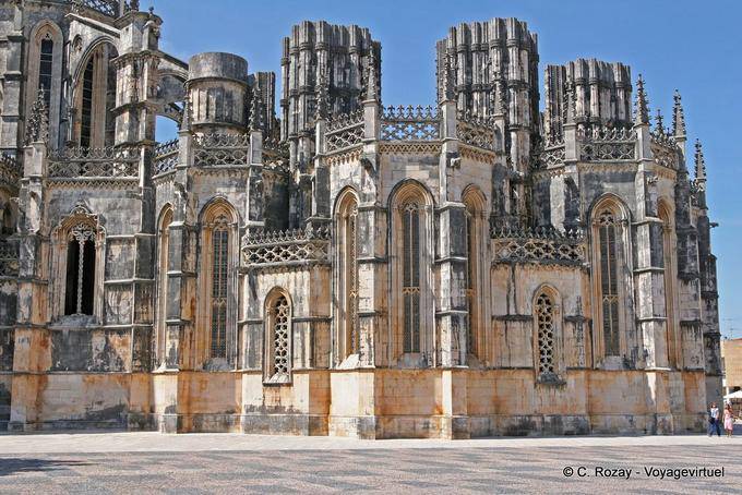 Vue extérieure des Chapelles Imparfaites, Batalha - Portugal