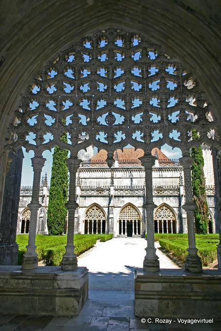 Architecture des claires-voies du cloître et jardin, Batalha - Portugal