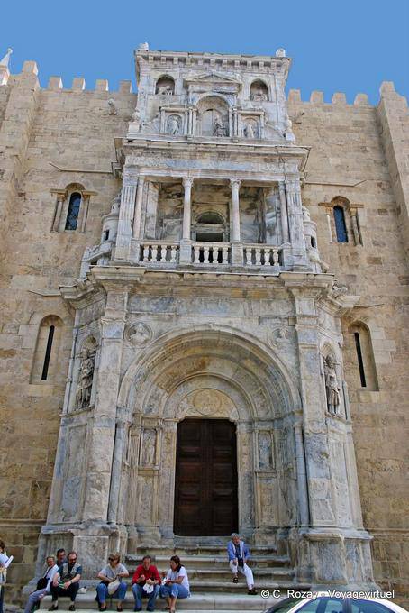 Porte spécieuse, œuvre de João de Ruão, Vieille Cathédrale, Coimbra - Portugal