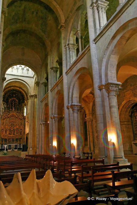 La nef de la cathédrale Sé Velha, Coimbra - Portugal