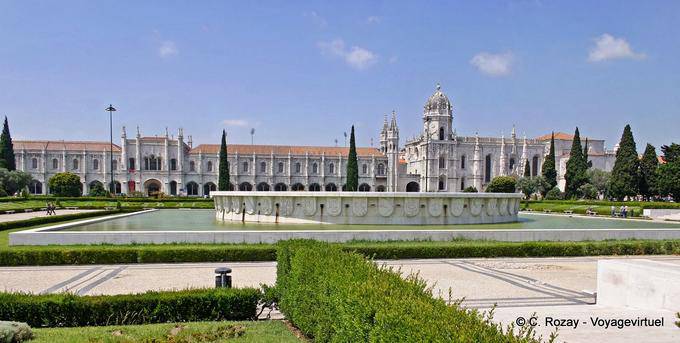 Panorama depuis le bassin du jardin, Monastère dos Jerónimos, Lisbonne - Portugal