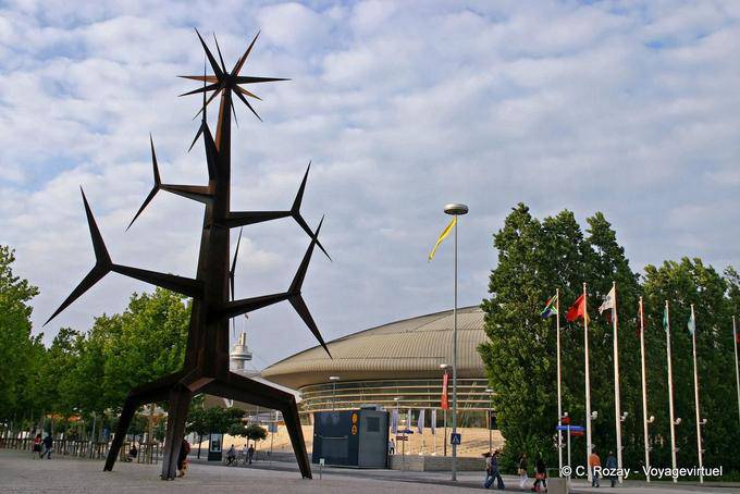 Homem - Sol, sculpture métallique, œuvre de Jorge Vieira, Nações, Lisbonne - Portugal