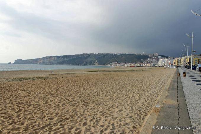 La Praia da Nazaré et la Serra da Pederneira - Portugal