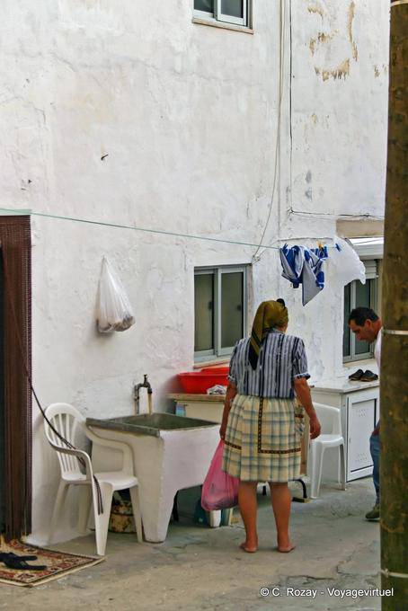 Intimité dans la cour intérieure, Nazaré - Portugal