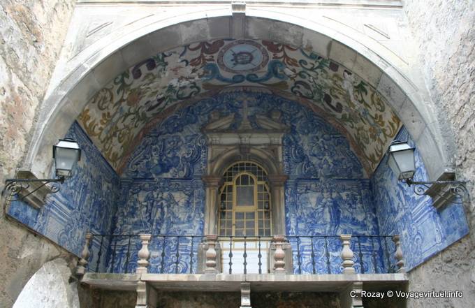 Les mosaïques bleues et blanches (1750), Porte de la ville, Óbidos - Portugal