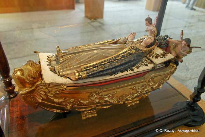 Reine morte sur son gisant d'or, musée de São Francisco, Porto - Portugal