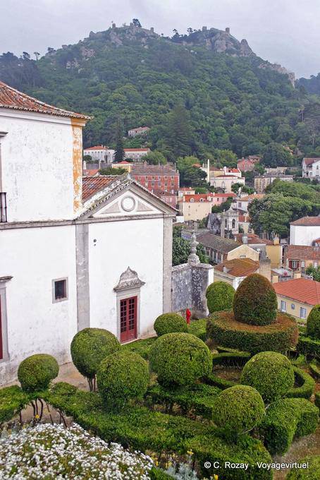 Les topiaires du Parc du palais national et le Castelo dos Mouros, Sintra - Portugal