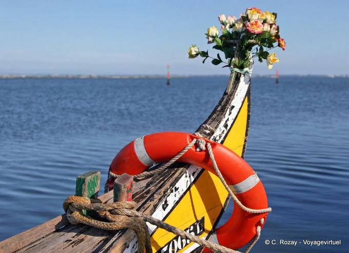 La proue décorée d'un bouquet, Torreira - Portugal