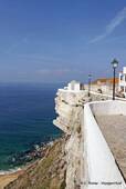 Rua do Horizonte, vue sur la mer depuis la falaise du Sitio, Nazaré, Portugal.