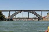Le pont Dom Luis I, Porto, Portugal.