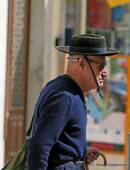 L'homme au chapeau portugais, Tavira, Portugal.