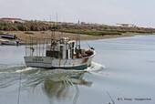 Le bateau Gisergio sur le rio Gilao, Tavira, Portugal.