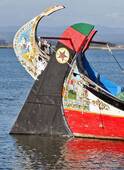 Poupe et proue peintes des barques de Torreira, Portugal.