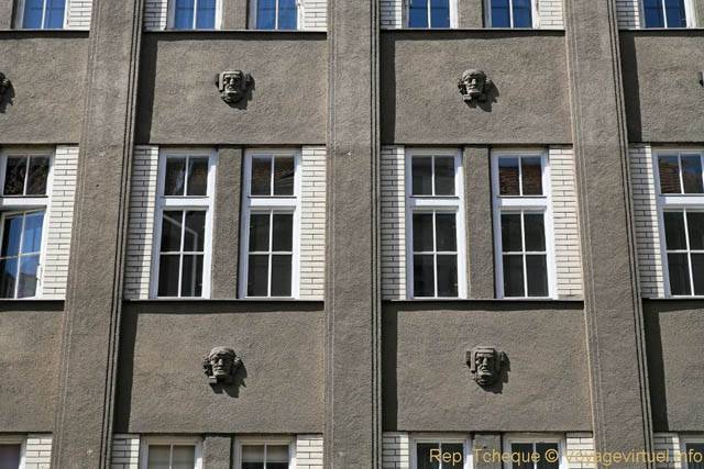 Dusni, faces et façades gris dur - Prague, République Tchèque