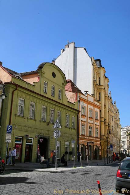 Quelques façades sur Hastalska, Stare Mesto - Prague, République Tchèque